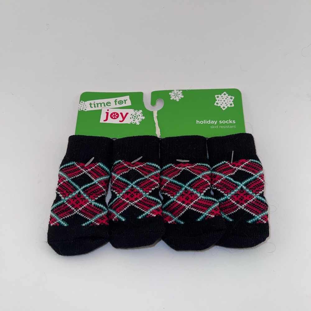 NWT Time For Joy Pet Holiday Socks Skid Resistant Size Medium Set of 4